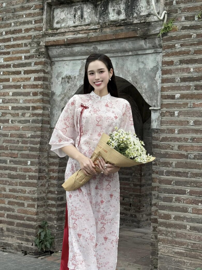 Sao Việt 24h: Con gái HH Phương Lê - NSƯT Vũ Luân 1 tháng tuổi đã có biểu cảm linh hoạt, ánh mắt amp;#34;ngạc nhiênamp;#34; siêu cưng - 8