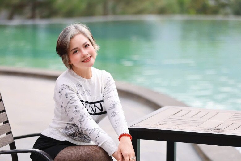 Sao Việt 24h: Con gái HH Phương Lê - NSƯT Vũ Luân 1 tháng tuổi đã có biểu cảm linh hoạt, ánh mắt amp;#34;ngạc nhiênamp;#34; siêu cưng - 10