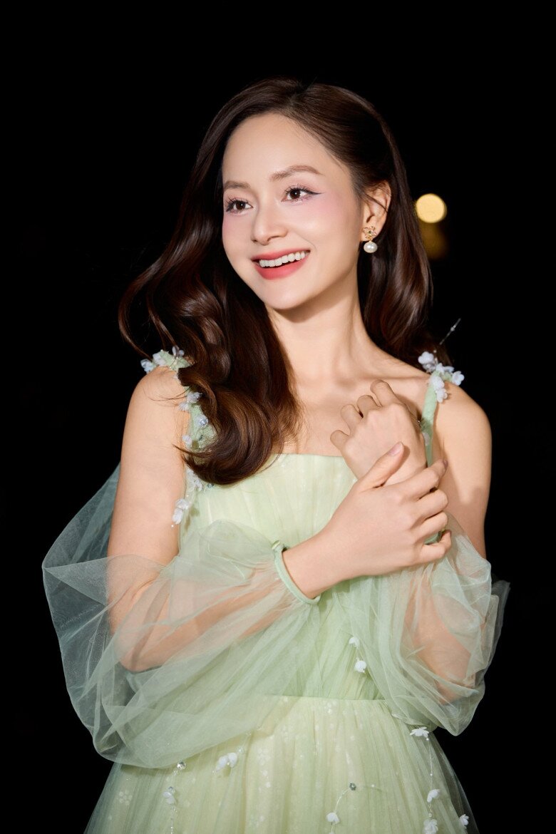 Sao Việt 24h: Con gái Hoa hậu Phương Lê amp;#34;khóc umamp;#34; mỗi khi NSƯT Vũ Luân vắng nhà, vẻ mặt hưởng thụ khi được bố cưng nựng - 5