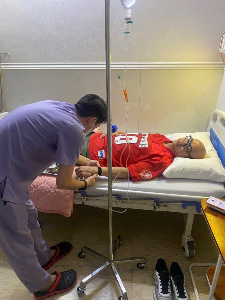 Sao Việt 24h: Con gái Hoa hậu Phương Lê amp;#34;khóc umamp;#34; mỗi khi NSƯT Vũ Luân vắng nhà, vẻ mặt hưởng thụ khi được bố cưng nựng - 7