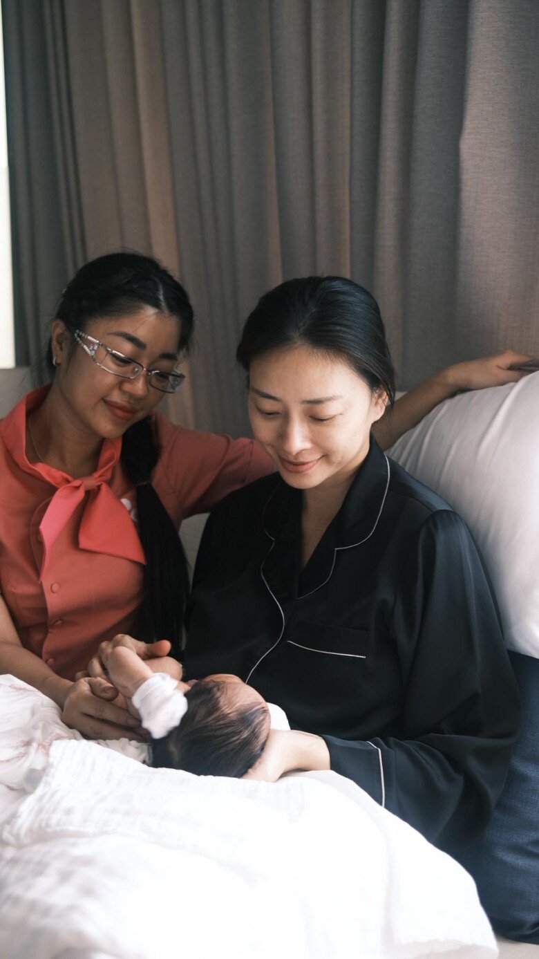 Sao Việt 24h: Đỗ Mỹ Linh vừa gặp amp;#34;bão tápamp;#34; liền được chồng Chủ tịch tặng hoa, thắc mắc ai dạy ông xã hành động lãng mạn - 6