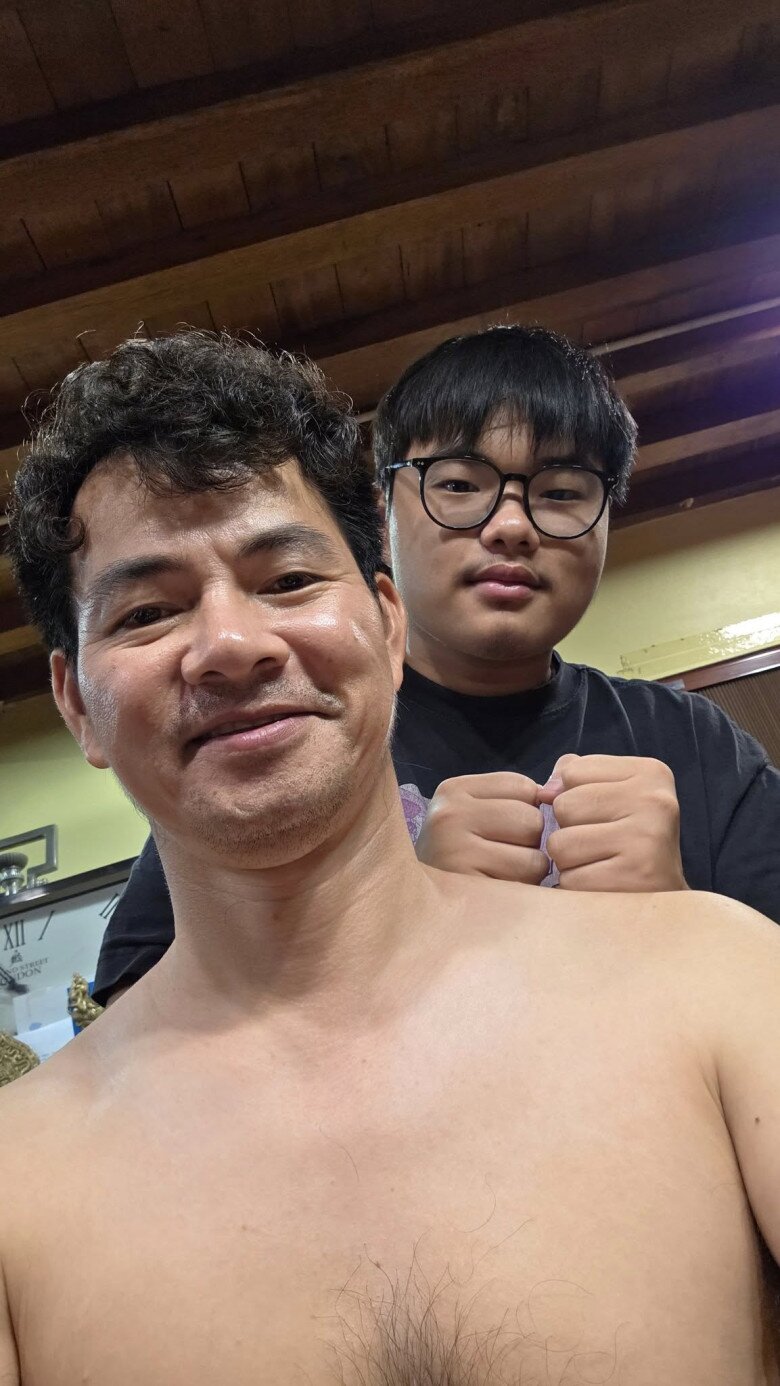 Sao Việt 24h: Đỗ Mỹ Linh vừa gặp amp;#34;bão tápamp;#34; liền được chồng Chủ tịch tặng hoa, thắc mắc ai dạy ông xã hành động lãng mạn - 4