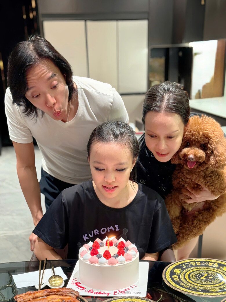 Sao Việt 24h: Doanh nhân Cường Đô La đầu đầy tóc bạc giản dị đưa 2 amp;#34;bản saoamp;#34; của mình đi học - 12