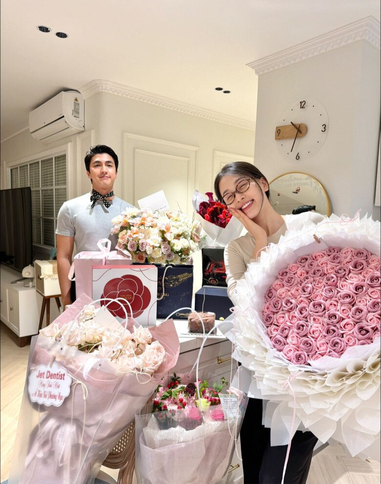 Sao Việt 24h: Con gái Hamp;#39;Hen Niê 2 tháng tuổi đã có chuyến bay đầu đời, về Đắk Lắk được bà ngoại cưng chiều - 11