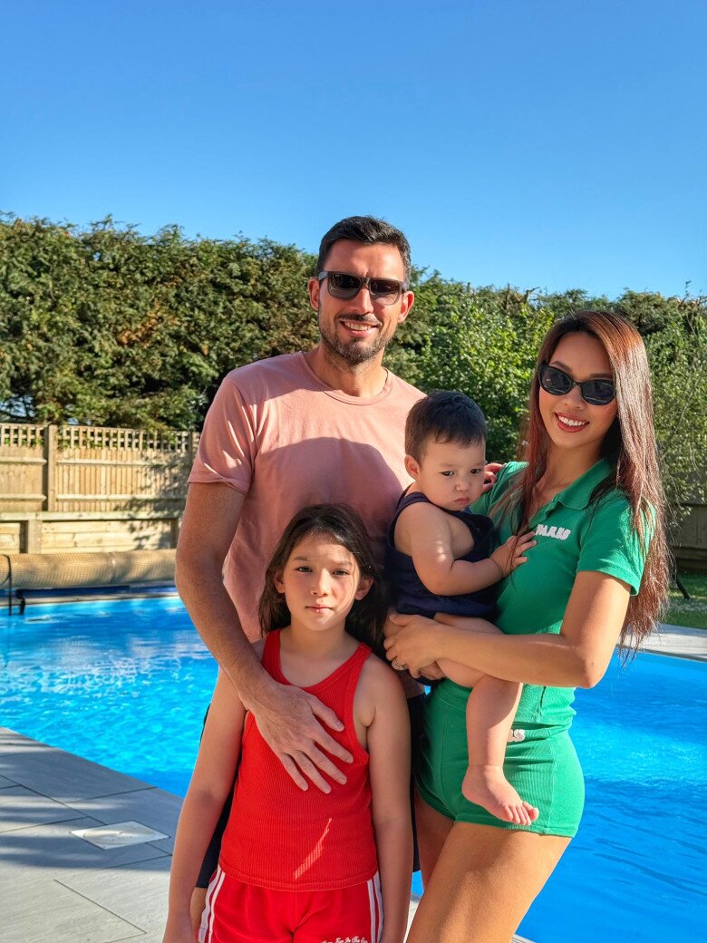 Nữ người mẫu có cuộc hôn nhân viên mãn bên ông xã ngoại quốc.