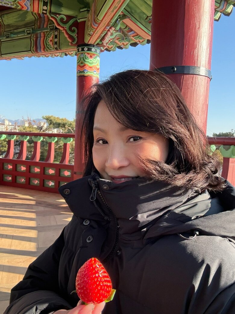 Sao Việt 24h: Lan Phương đăng ảnh mặt mộc trước gương, nhan sắc khiến nhiều người bình luận amp;#34;khác lạamp;#34; - 8