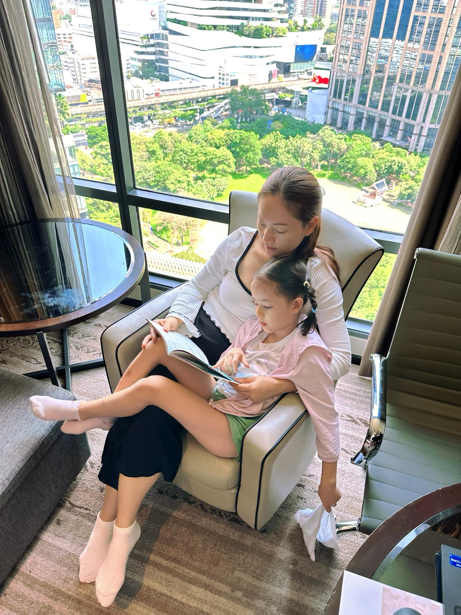 Nữ diễn viên cho biết con gái rất ham học.