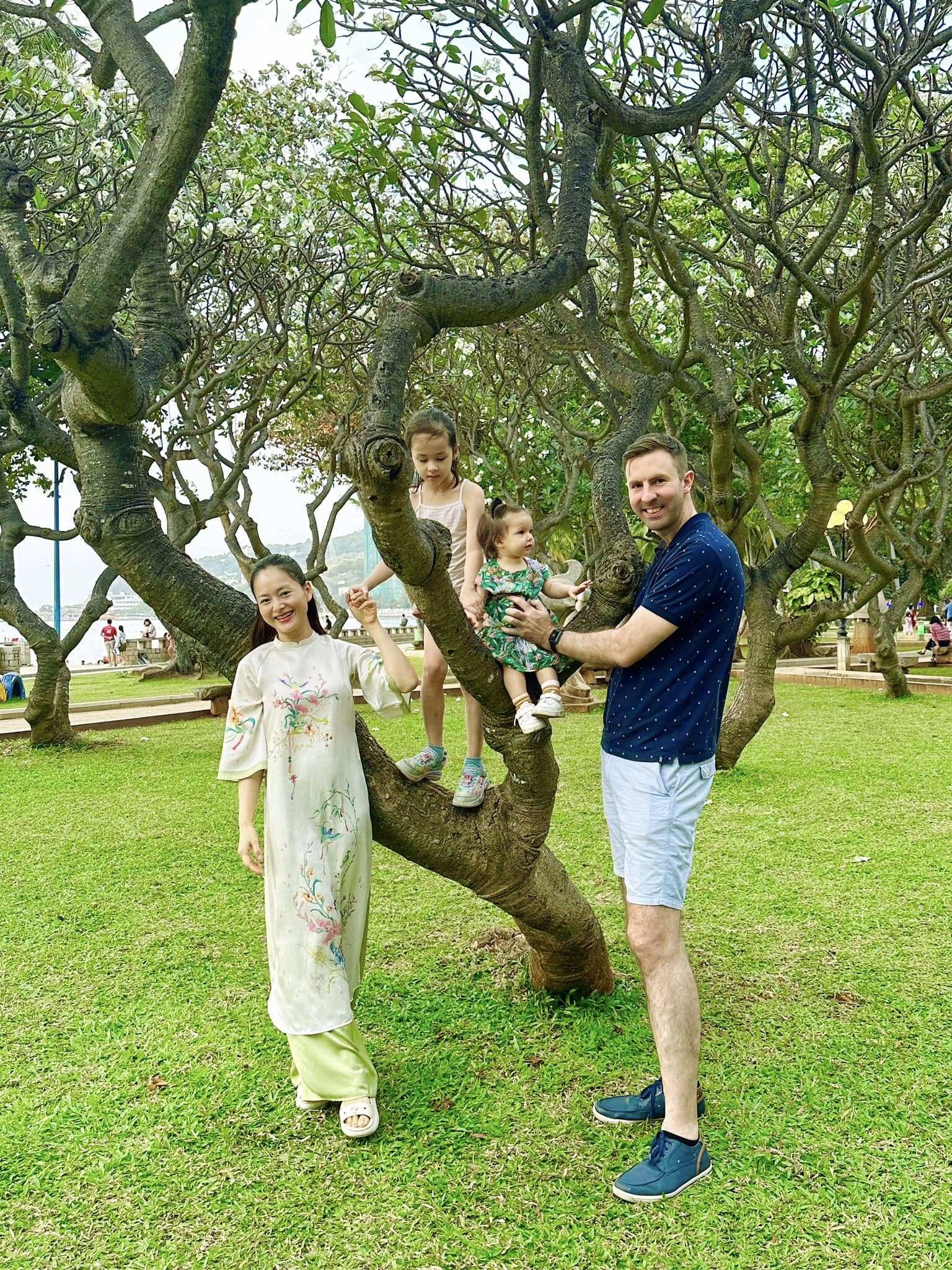 Chồng cũ của Lan Phương có chiều cao gần 2m.