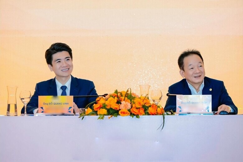 Sao Việt 24h: Lan Phương tự hào khoe con gái lai Tây càng lớn càng xinh xắn, cặp chân dài được thừa hưởng của bố cao 2m - 6