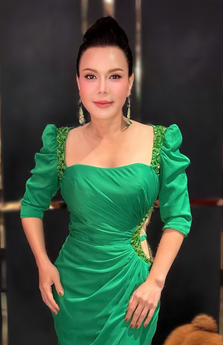 Sao Việt 24h: Lan Phương tự hào khoe con gái lai Tây càng lớn càng xinh xắn, cặp chân dài được thừa hưởng của bố cao 2m - 7