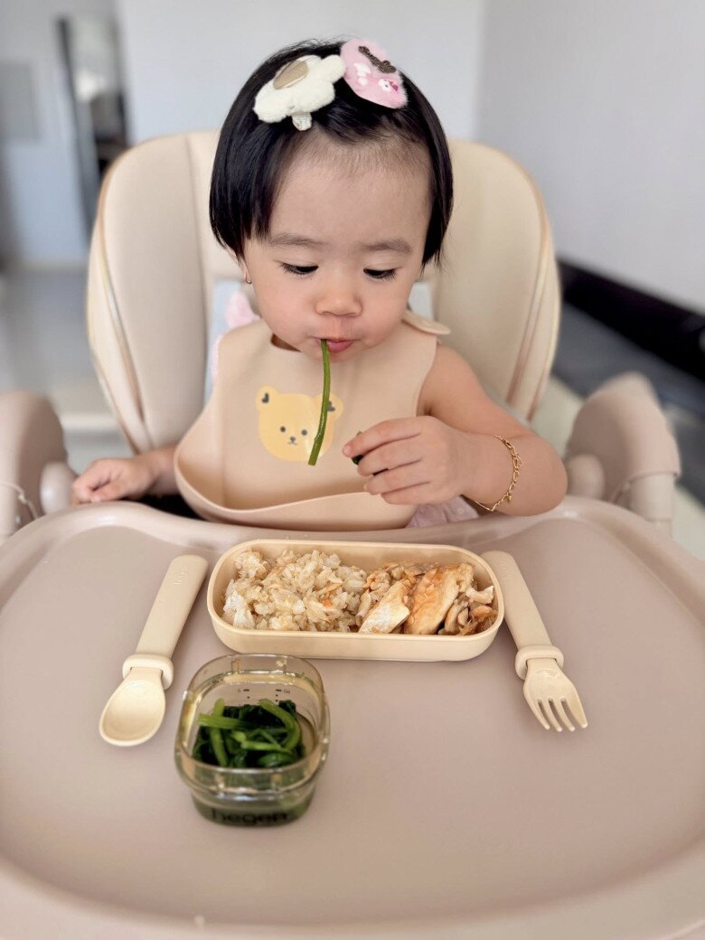 Sao Việt 24h: Lê Phương amp;#34;mêamp;#34; chồng trẻ Trung Kiên ra mặt sau 8 năm về chung nhà, chỉ tấm lưng cũng khiến cô rung động - 9