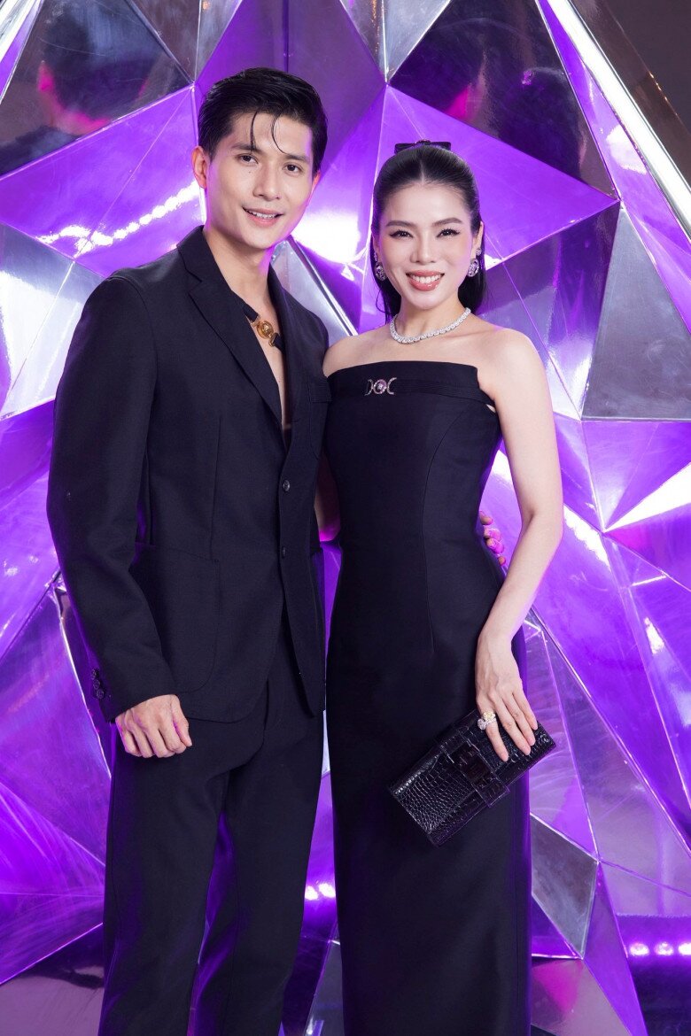 Ở tuổi 44, Lệ Quyên có sự nghiệp và tình yêu đều viên mãn.