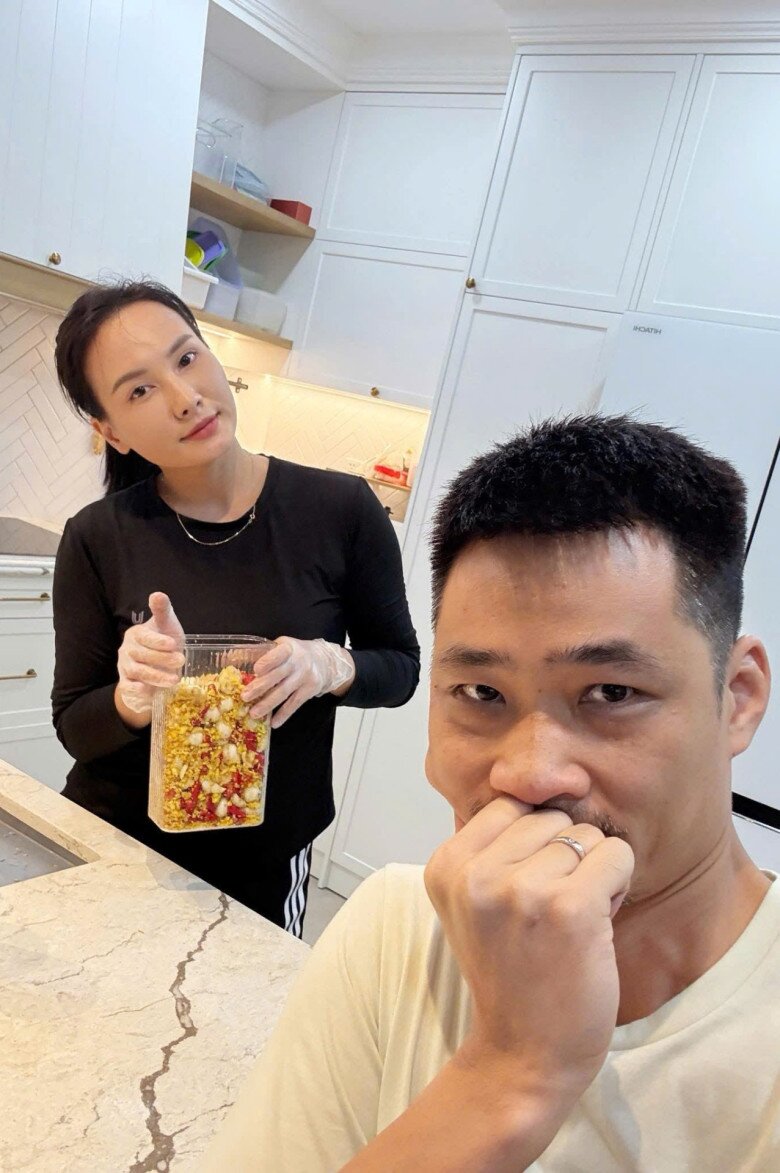 Sao Việt 24h: MC Diệp Chi cùng con gái đến Thượng Hải, ái nữ 13 tuổi dáng chuẩn như người mẫu, nhìn như em gái của mẹ - 7