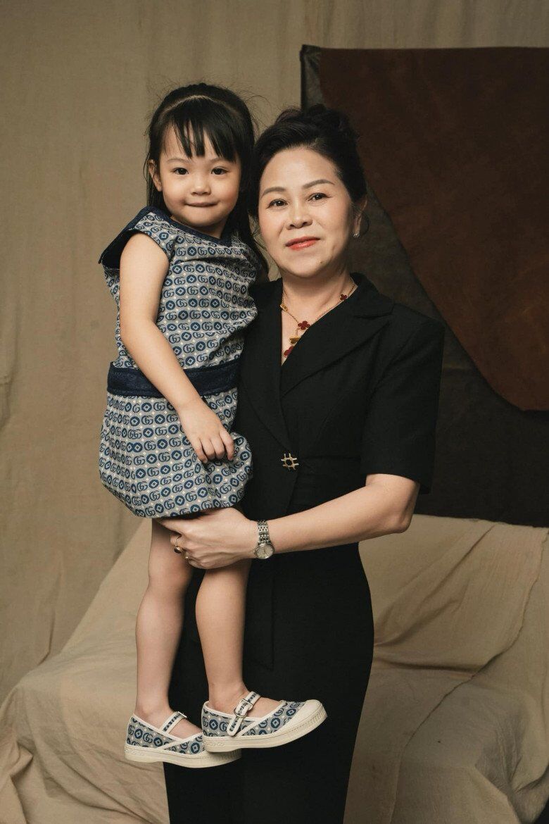 Sao việt 24h mẹ vợ cường đô la khoe khoảnh khắc 2 cháu nắm tay nhau suchin được bà khẳng định giống hệt đàm thu trang - 5