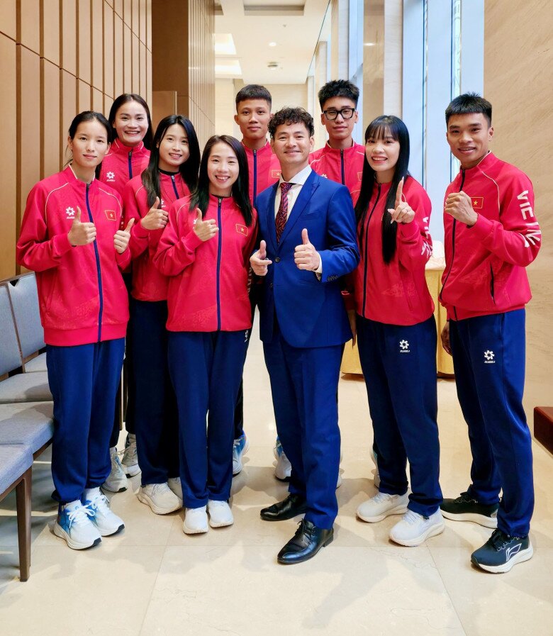 Sao Việt 24h: Nhật Kim Anh khoe con gái lần đầu đi dã ngoại, ái nữ lai diện áo bà ba ngơ ngác trước mọi thứ - 12