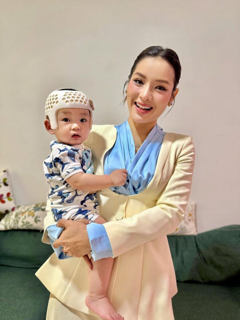 Sao Việt 24h: Nhật Kim Anh amp;#34;mukbangamp;#34; cùng con gái 10 tháng tuổi, tốc độ ăn của nhóc tì lai khiến mẹ đút amp;#34;không kịp thởamp;#34; - 8