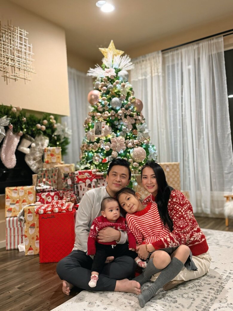 Sao Việt 24h: Quý tử nhà Đặng Thu Thảo gây sốt với ánh mắt amp;#34;tổng tài nhíamp;#34; khi đứng sau em gái, thần thái amp;#34;không phải dạng vừaamp;#34; - 7