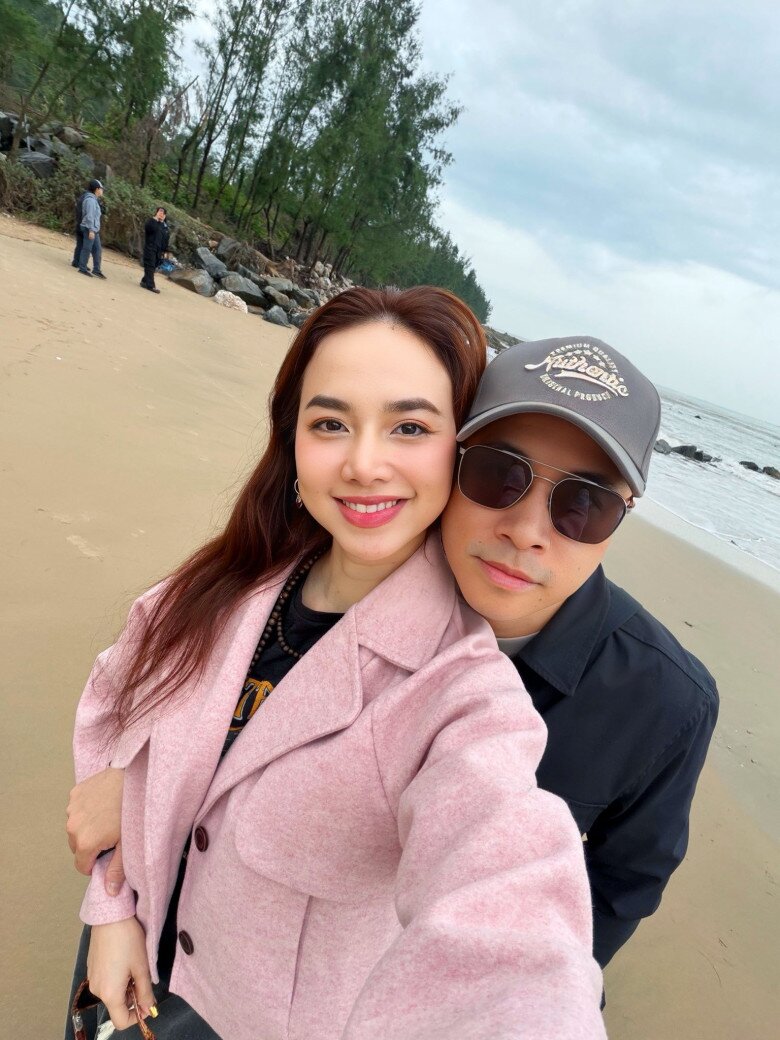 Sao Việt 24h: Trần Bảo Sơn khoe ái nữ và mẹ ruột, Bảo Tiên đẹp rạng rỡ ở tuổi 17, được xem là amp;#34;bản saoamp;#34; của bố - 11