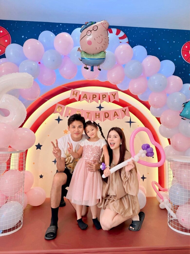 Sao Việt 24h: Vợ cũ Đàm Vĩnh Hưng khoe ảnh bên Kim Lý, cách xưng hô amp;#34;mẹ - conamp;#34; gây chú ý - 11