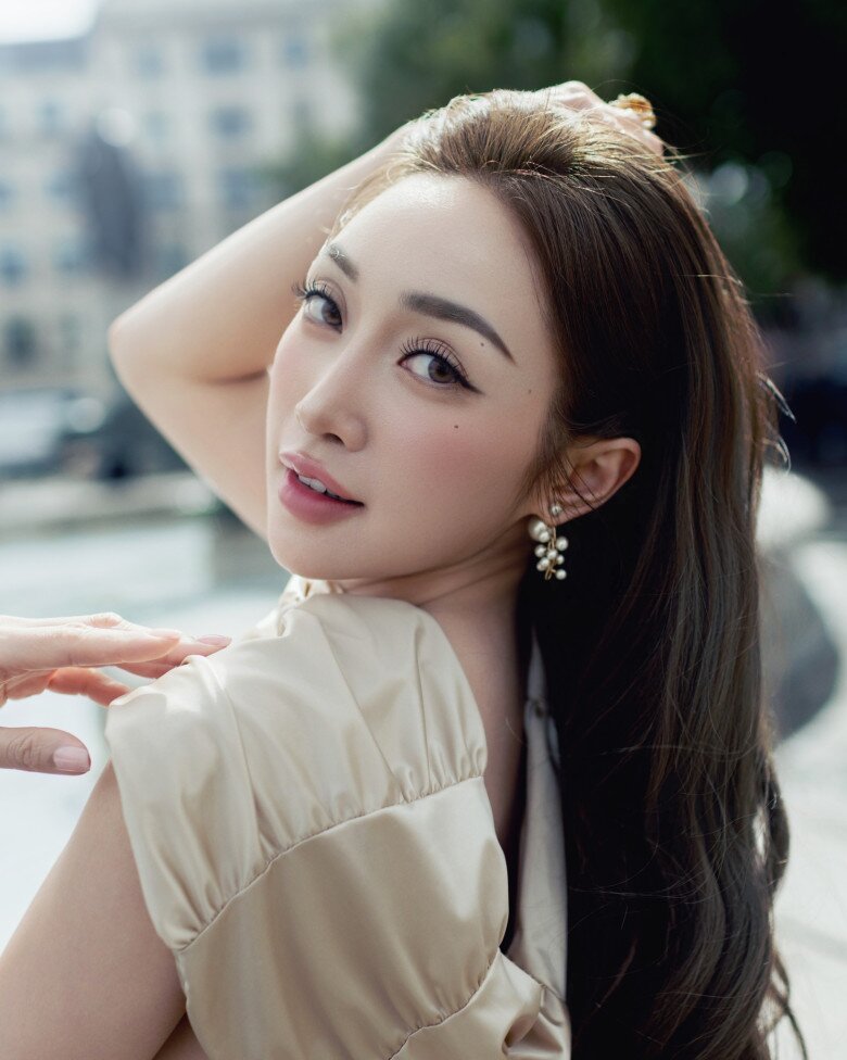 Sao Việt 24h: Vợ cũ Đàm Vĩnh Hưng khoe ảnh bên Kim Lý, cách xưng hô amp;#34;mẹ - conamp;#34; gây chú ý - 8