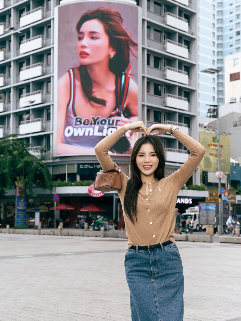 Sao Việt 24h: Vợ cũ Đàm Vĩnh Hưng khoe ảnh bên Kim Lý, cách xưng hô amp;#34;mẹ - conamp;#34; gây chú ý - 12