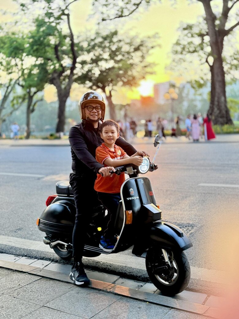 Sao Việt 24h: Vợ cũ Đàm Vĩnh Hưng khoe ảnh bên Kim Lý, cách xưng hô amp;#34;mẹ - conamp;#34; gây chú ý - 9