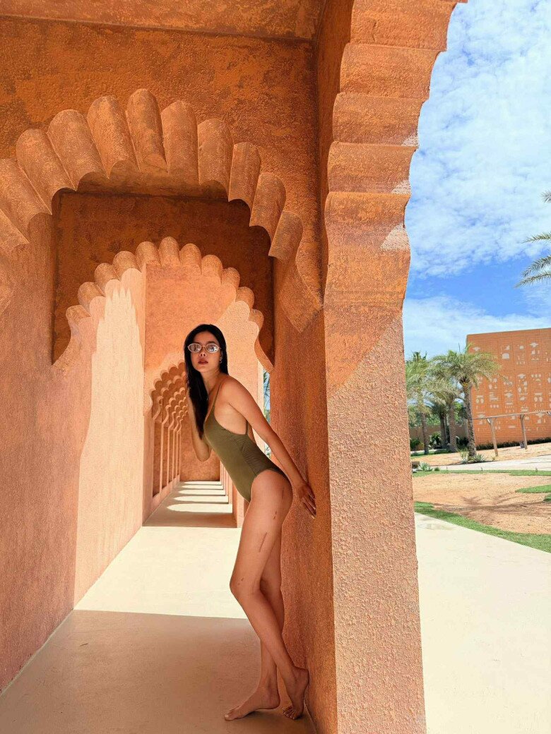 Sao Việt 24h: Vợ NSND Xuân Bắc được khen nhìn như amp;#34;lên chứcamp;#34; khi tình tứ đứng cạnh chồng, chuẩn dáng amp;#34;bà sui cực phẩmamp;#34; - 10