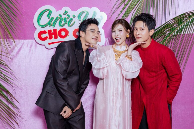 Thúy Diễm sau đó đã nhanh chóng lên tiếng phủ nhận tin đồn tình cảm.