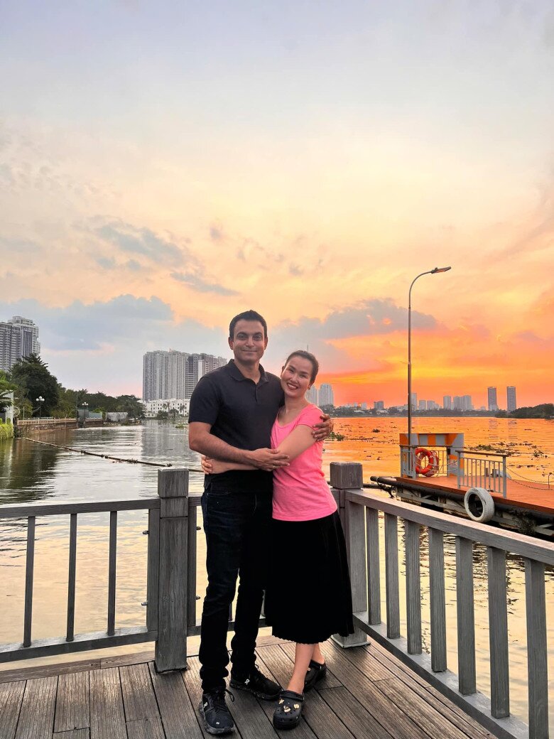 Võ Hạ Trâm được ông xã lớn hơn 12 tuổi cưng chiều hết mực.