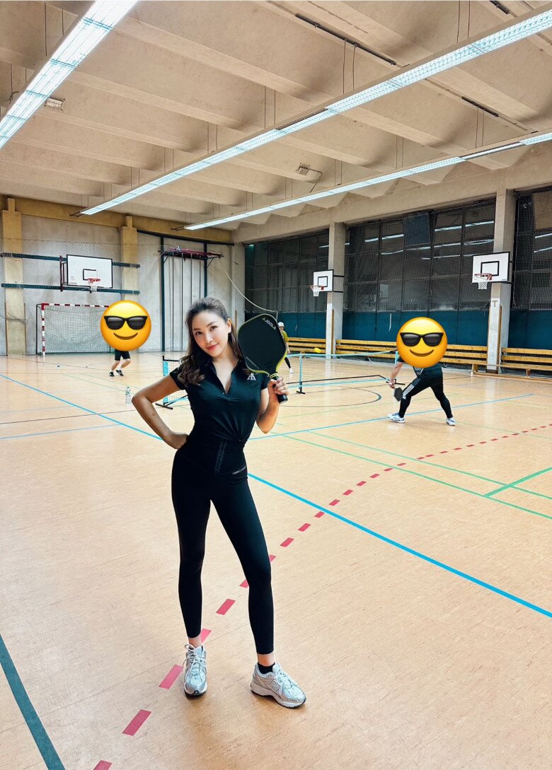 Sao Việt 24h: Vợ NSND Xuân Bắc được khen nhìn như amp;#34;lên chứcamp;#34; khi tình tứ đứng cạnh chồng, chuẩn dáng amp;#34;bà sui cực phẩmamp;#34; - 5