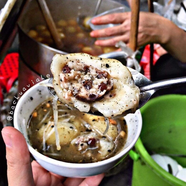 3 Quán Bán Món Bánh Đặc Sản Mùa Đông Hà Nội: Tồn Tại Mấy Chục Năm Khách Vẫn Xếp Hàng, Bán 3 Tiếng Hết Bay 4 Thùng Bánh 3 Quán Bán Món Bánh Đặc Sản Mùa Đông Hà Nội: Tồn Tại Mấy Chục Năm Khách Vẫn Xếp Hàng, Bán 3 Tiếng Amp;#34;Hết Bayamp;#34; 4 Thùng Bánh - 6