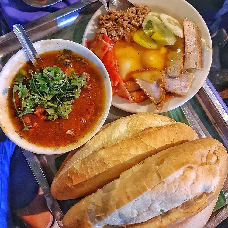 Trời Lạnh Rồi Đi Ăn Bánh Mì Sốt Vang Thôi: 2 Địa Chỉ Uy Tín Nhất Thủ Đô, Tồn Tại Mấy Chục Năm Khách Vẫn Ghé Nườm Nượp Trời Lạnh Rồi Đi Ăn Bánh Mì Sốt Vang Thôi: 2 Địa Chỉ Uy Tín Nhất Thủ Đô, Tồn Tại Mấy Chục Năm Khách Vẫn Ghé Nườm Nượp - 2