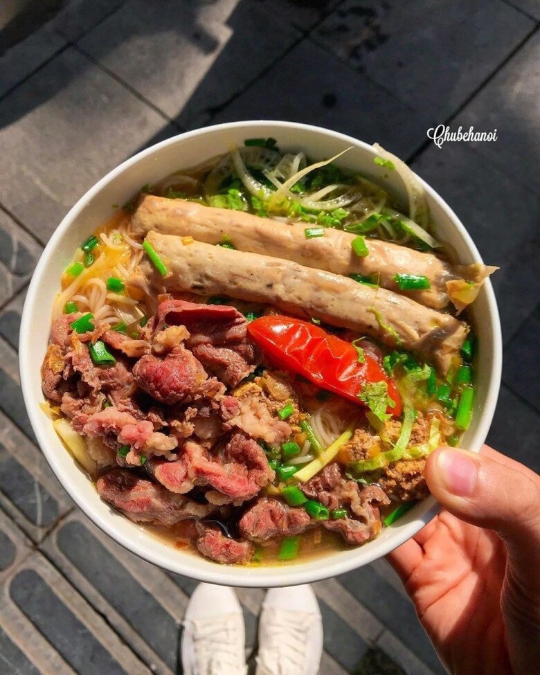 Truy Tìm 3 Quán Bún Riêu Lâu Đời Giữa Lòng Thủ Đô: Tồn Tại Mấy Chục Năm Vẫn 1 Hương Vị, Nườm Nượp Khách Không Đủ Chỗ Ngồi Truy Tìm 3 Quán Bún Riêu Lâu Đời Giữa Lòng Thủ Đô: Tồn Tại Mấy Chục Năm Vẫn 1 Hương Vị, Nườm Nượp Khách Không Đủ Chỗ Ngồi - 5