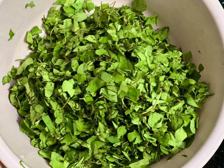 Thứ rau mọc bờ bụi phải nhổ bỏ như cỏ dại nay thành đặc sản chị em lùng mua, nấu canh cua thì ngon hơn amp;#34;sơn hào hải vịamp;#34; - 4