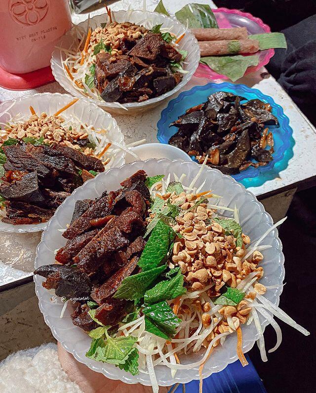 Đi tìm 2 quán nộm bò khô lâu năm giữa lòng phố cổ: Có quán tồn tại hơn 70 năm, mỗi ngày bán hết veo 80kg thịt bò Đi tìm 2 quán nộm bò khô lâu năm giữa lòng phố cổ: Có quán tồn tại hơn 70 năm, mỗi ngày bán hết veo 80kg thịt bò - 4