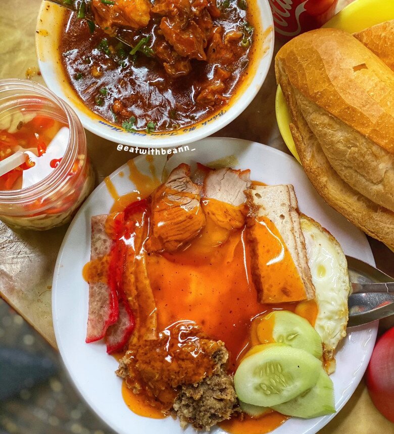 Trời Lạnh Rồi Đi Ăn Bánh Mì Sốt Vang Thôi: 2 Địa Chỉ Uy Tín Nhất Thủ Đô, Tồn Tại Mấy Chục Năm Khách Vẫn Ghé Nườm Nượp Trời Lạnh Rồi Đi Ăn Bánh Mì Sốt Vang Thôi: 2 Địa Chỉ Uy Tín Nhất Thủ Đô, Tồn Tại Mấy Chục Năm Khách Vẫn Ghé Nườm Nượp - 3