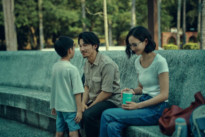 Lòng nhiệt huyết với nghề y, sự tận tâm và khát khao cứu người chính là sợi dây kết nối Uyển Bình với Văn Ninh.