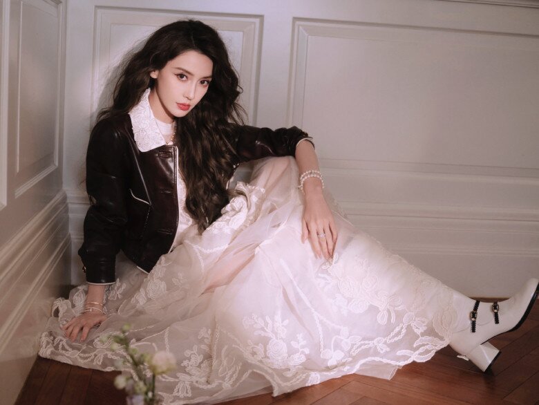 Angelababy là một trong những tiểu hoa nổi bật của thế hệ 85.