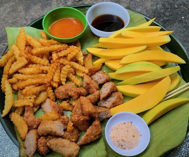 Món ăn vặt có cái tên dễ gây hiểu lầm lại được yêu thích nhất Thủ đô: Top 6 địa chỉ uy tín, ăn thử là amp;#34;nghiệnamp;#34; ngay! - 1