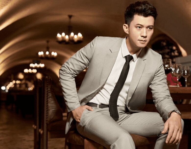 Hà Việt Dũng bén duyên với nghề người mẫu khi được một người quen giới thiệu.