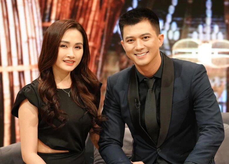 Hà Việt Dũng kết hôn với bà xã người dân tộc Thái - Hà Thị Nhung từ năm 2018.