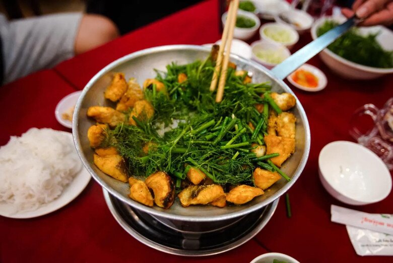Giữa lòng phố cổ có quán ăn tồn tại 130 năm vẫn đông nghịt khách, được báo Tây ca ngợi amp;#34;nhất định phải thửamp;#34; khi tới Hà Nội - 5