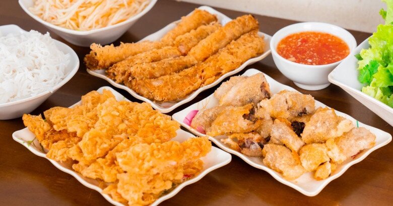 Giữa Lòng Thủ Đô Có 4 Hàng Bánh Tôm Lâu Năm Chuẩn Vị Nhất, Có Quán Hơn 30 Năm Bán Hơn 1000 Chiếc/Ngày Giữa Lòng Thủ Đô Có 4 Hàng Bánh Tôm Lâu Năm Amp;#34;Chuẩn Vịamp;#34; Nhất, Có Quán Hơn 30 Năm Bán Hơn 1000 Chiếc/Ngày - 2