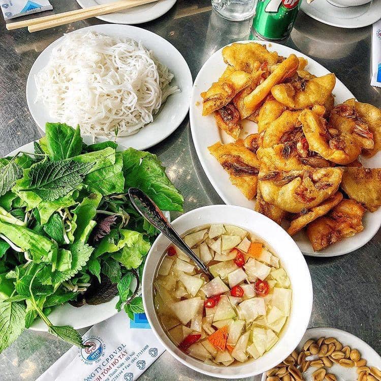 Giữa Lòng Thủ Đô Có 4 Hàng Bánh Tôm Lâu Năm Amp;#34;Chuẩn Vịamp;#34; Nhất, Có Quán Hơn 30 Năm Bán Hơn 1000 Chiếc/Ngày - 1