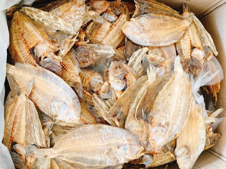 Loài cá nghe tên thấy amp;#34;rảnh rỗiamp;#34; xưa không ai ăn vì toàn xương, nay đem phơi khô thành đặc sản miền Tây dân nhậu cực thích - 3