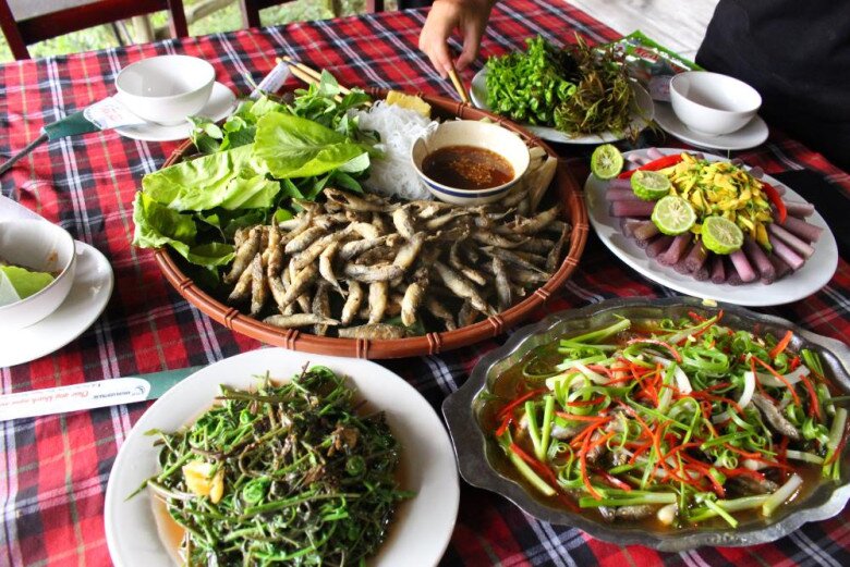 Loại Rau Xưa Mọc Dại Cho Không Ai Lấy Nay Thành Đặc Sản Miền Tây Xuất Hiện Trong Nhà Hàng, Ai Đến Cũng Muốn Thử Loại Rau Xưa Mọc Dại Cho Không Ai Lấy Nay Thành Đặc Sản Miền Tây Xuất Hiện Trong Nhà Hàng, Ai Đến Cũng Muốn Thử - 4