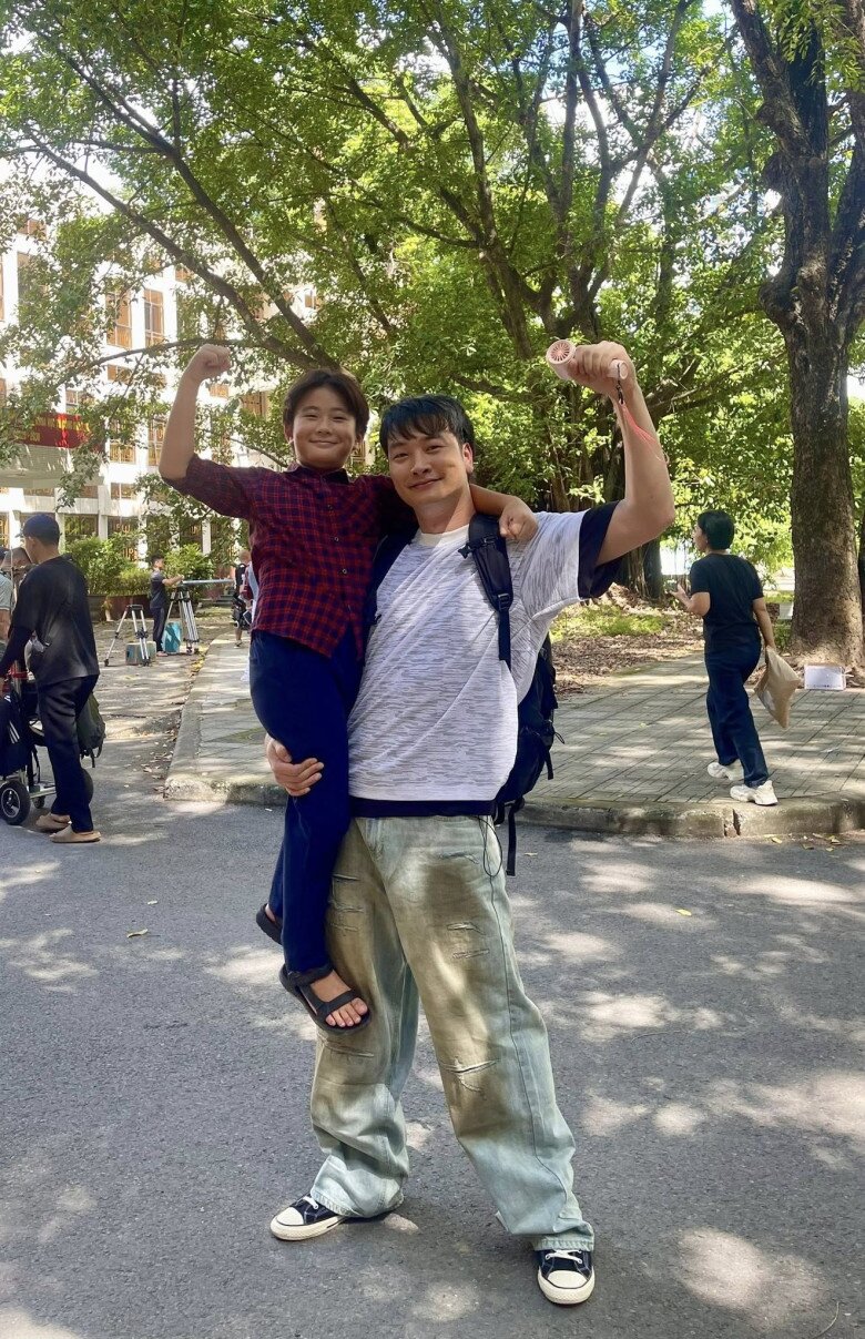 Màn thay diễn viên của cách em 1 milimet huỳnh anh có con trai thất lạc huyền lizzie và em gái xinh như búp bê - 5