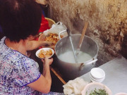 Xem ăn chơi - 3 quán cháo trai lâu đời nhất Hà Nội: Có quán tồn tại hơn 40 năm, nhiều khách quen ăn từ bé tới lớn vẫn chỉ một hương vị