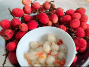 Lifestyle - Thứ quả xưa chín đỏ au khắp rừng không ai thèm hái, nay thành đặc sản chị em nhìn đã "rớt nước miếng"