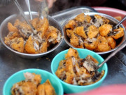 Lifestyle - Đi tìm 2 quán bánh rán mặn ngon "tuyệt đỉnh" Hà Nội: Đều tồn tại hàng chục năm, phải lấy số xếp hàng cả tiếng